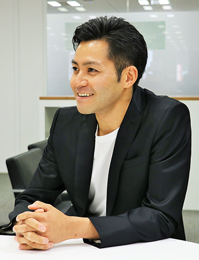 田島雅也 // 株式会社マイクロアド　ビジネスマーケティング部　部長